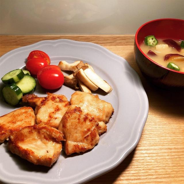 鶏むね肉の醤油マヨ焼き と 女の世界