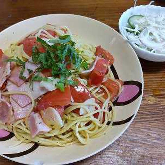 ベーコンとトマトのスパゲッティ