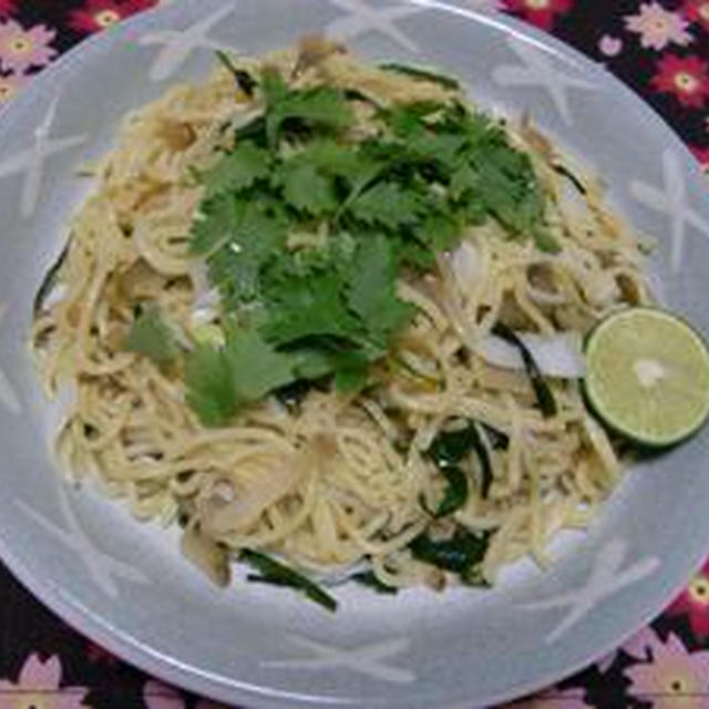 花粉が飛び始めました　　香港風焼きそば