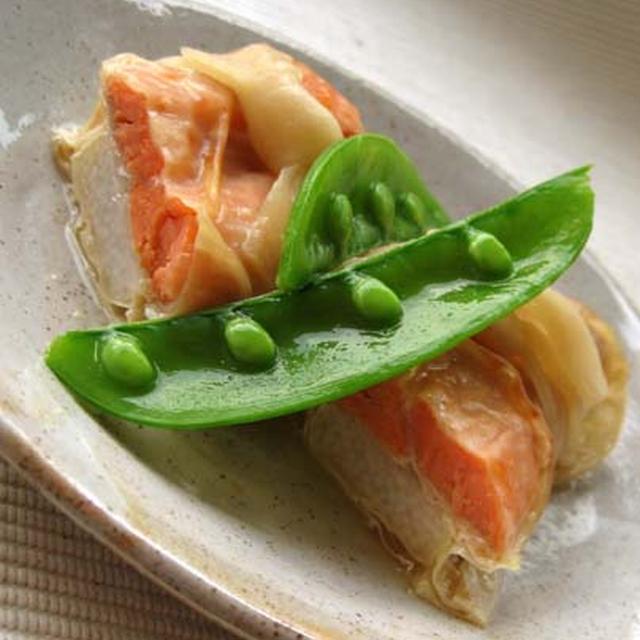 鮭と長いものホクトロ湯葉巻き　とお弁当