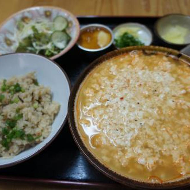 ＊豆腐屋さんが開いた「島ちゃん食堂」＊