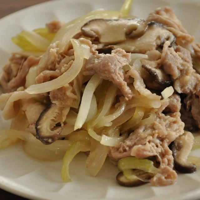[時短おかず]フライパン不要！電子レンジで簡単にできる！玉ねぎと豚肉のみそ炒め風