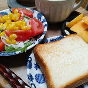 お一人さま朝ご飯！！