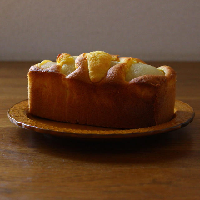 梨のコンポートのケーキ