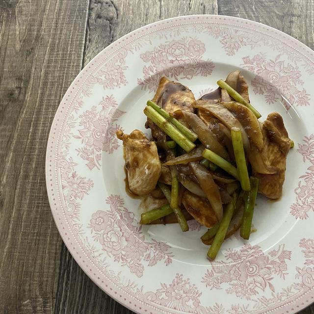 鶏むね肉とにんにくの芽のにんにく味噌炒め