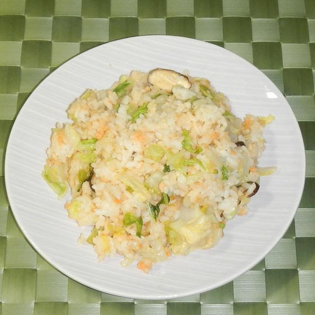 白菜と鮭フレークの焼飯（ヤキメシ）