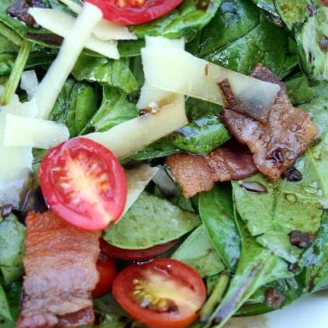 Spinach Salad with Hot Bacon Dressingほうれん草サラダと熱々ベーコンドレッシング