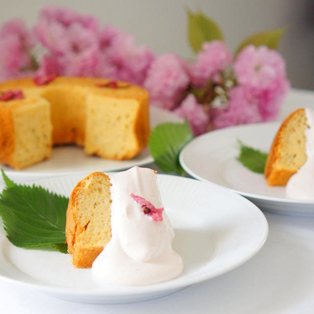 ココナッツオイルで桜餡シフォンケーキ♫