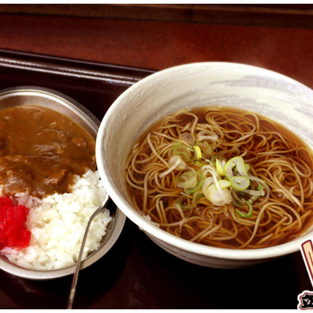 立ち蕎麦行脚「みのがさ神田和泉町店のミニカレーセット」