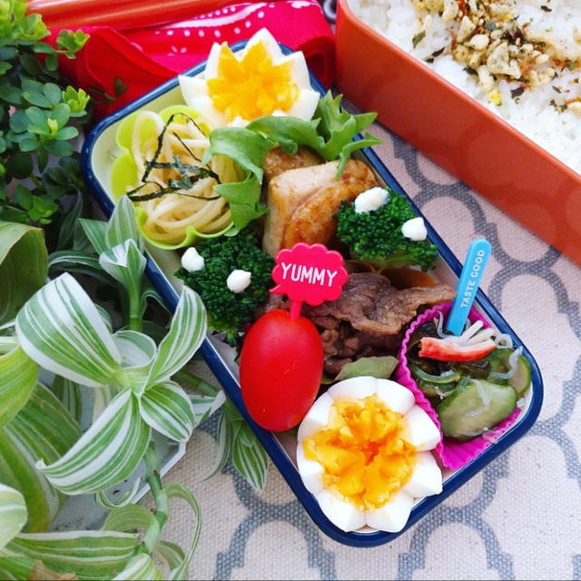 ちょっぴり豪華な弁当。