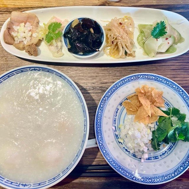 神戸元町で大人気の中華料理店  楽関記　お粥ランチ　小籠包や小皿前菜も本格的