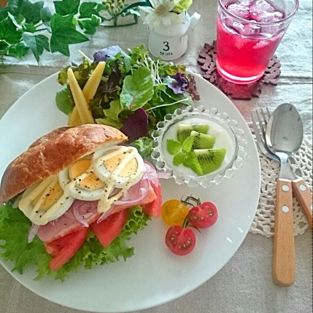 コストコのクロワッサンでBLTサンド～♪