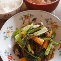 モズク入り豚肉と野菜の炒めもの