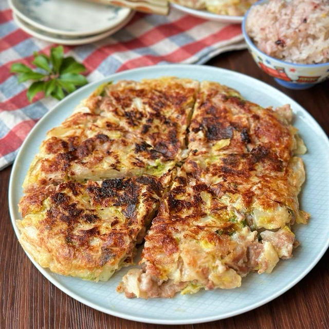 白菜1キロ消費します☆豚こまと白菜のカリカリチーズガレット