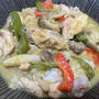 鶏手羽スープでグリーンカレー　チックデリトリチュウ　1kg500円の鶏手羽元で作るスープが激旨