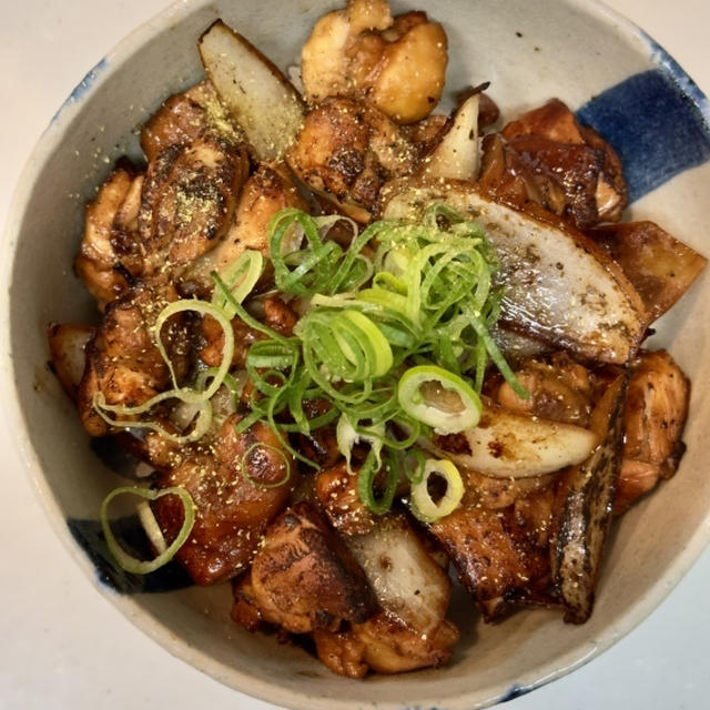 実さんしょうと焼き鳥丼