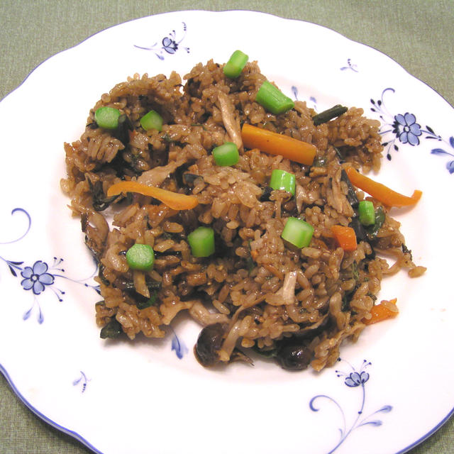 ワラビとかんぴょうの八丁味噌おこわ