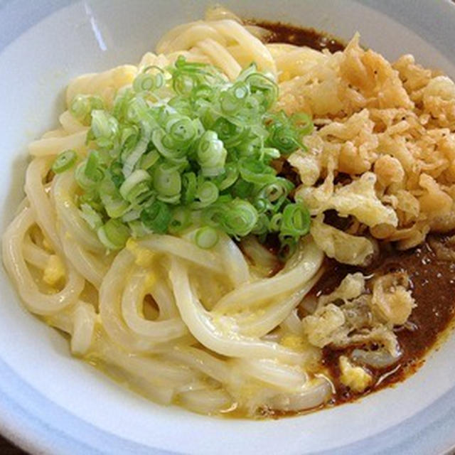 今朝の麺は「カレー釜玉うどん」