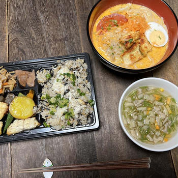 コストコ シャンテレル・成城石井 鯖弁当 ラクサ麺・根菜スープ・成城石井 きんつば 玄米茶