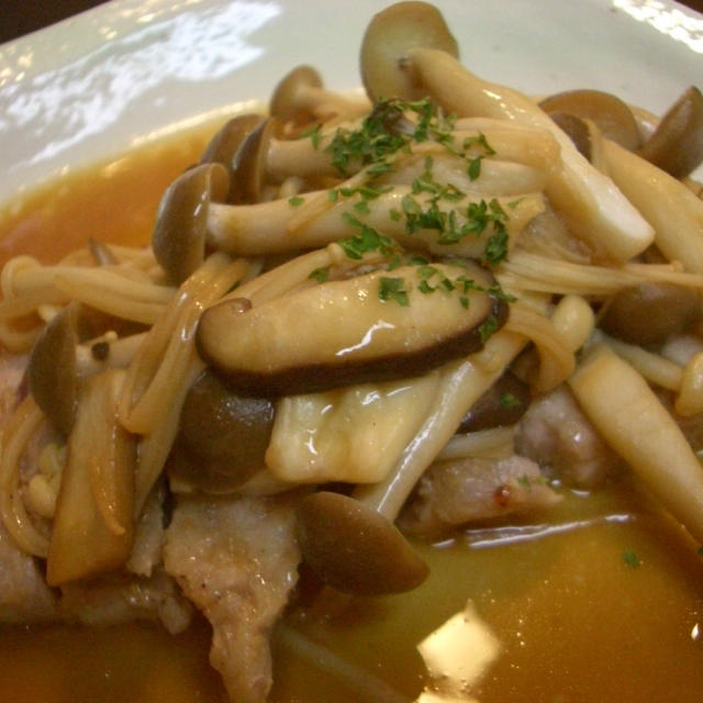 豚肉のソテー　きのこバター醤油