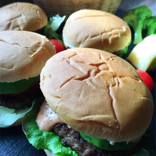 日本gegenセネガル戦を観戦しながらハンバーガー🍔