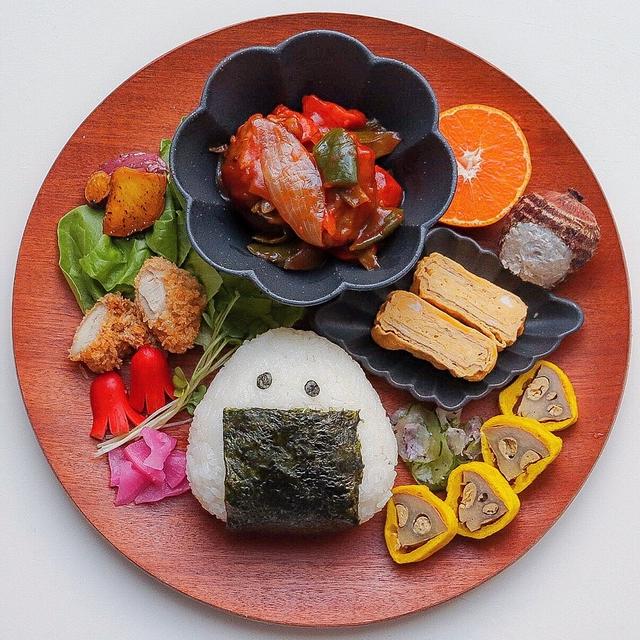 大きなおにぎりワンプレートごはん