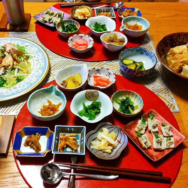 鶏ぽん酢煮、厚揚げのおろし煮と小鉢９品で、晩酌