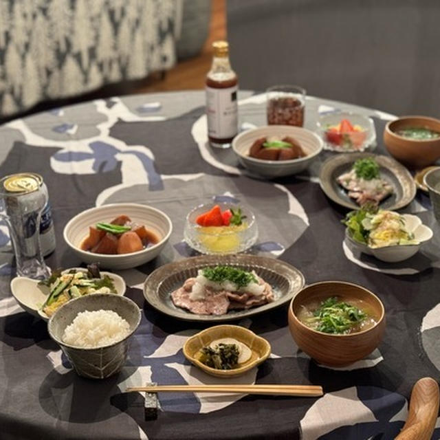 豚方ロースのおろしポン酢と、煮魚汁大根里芋とかの夜ごはん