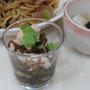 とにかく即席一品に！もずくと鶏皮の和え物