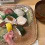 寿司一心　神戸駅・新開地駅近くの寿司店　1300円並にぎりランチ　魚のあらが入った赤だし