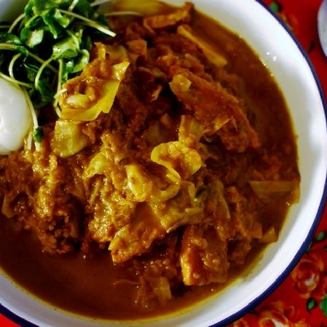 キャベツと豚バラ肉のカレー