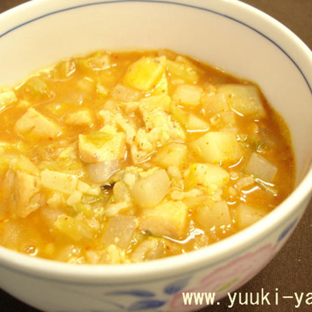 胃腸にやさしい料理レシピ【キムチと野菜とお米のスープ】