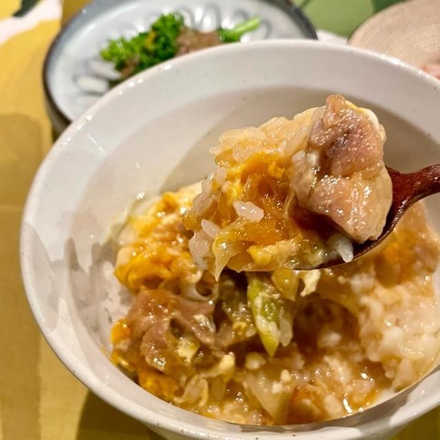 作るのしんどくて久々に親子丼にしたら、ツヤピカの良い感じのができた♪