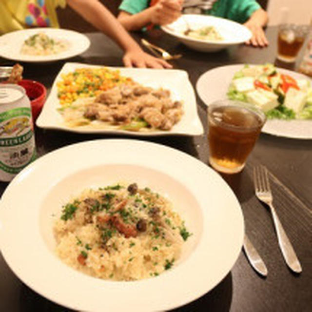 【トースターで焼きカレー弁当です】 . . . ボウルに#カレールー と熱湯を入れて溶かし...