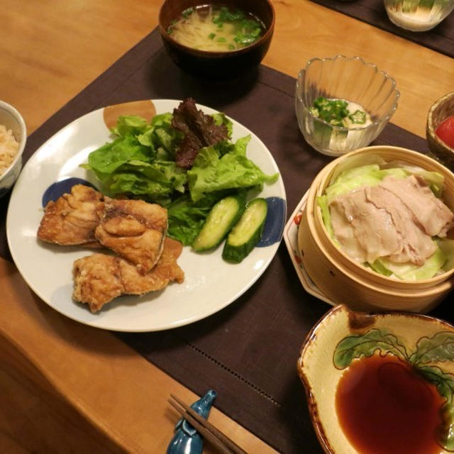 ごま鯖の竜田揚や 豚バラとキャベツの蒸籠蒸しの晩ご飯　と　ノリウツギの花♪