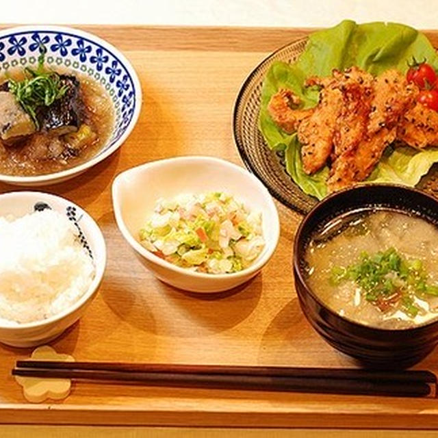 ゴマたっぷり♬カリカリささ身のセサミフライ定食【闇鍋風みそ汁】