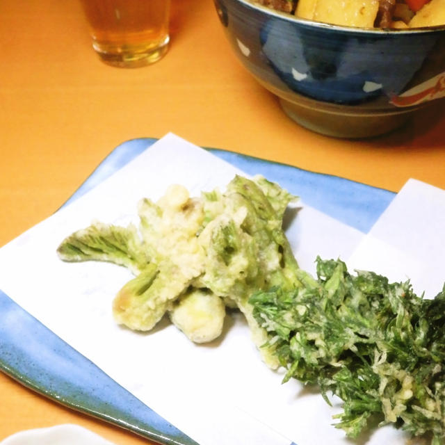 和食っていいね、肉じゃがとたらの芽とにんじんの葉っぱの天ぷら