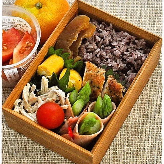 1週間のお弁当（ちょっと前の）～ササミカツ弁当・手毬おにぎり弁当・ササミの梅肉和え弁当・おにぎらず弁当～