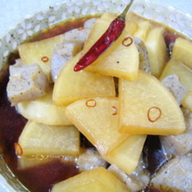 こんにゃくと大根のピリ辛煮物