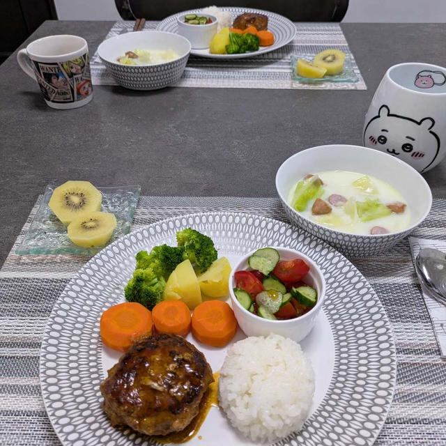 ハンバーグワンプレートの献立。梅ジュースを作る。
