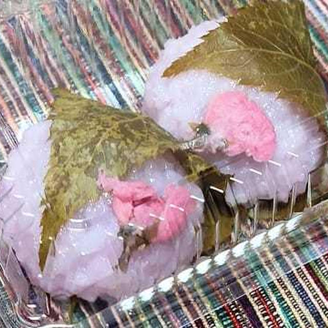 今日のおやつ♪ 濱うさぎの道明寺の桜餅