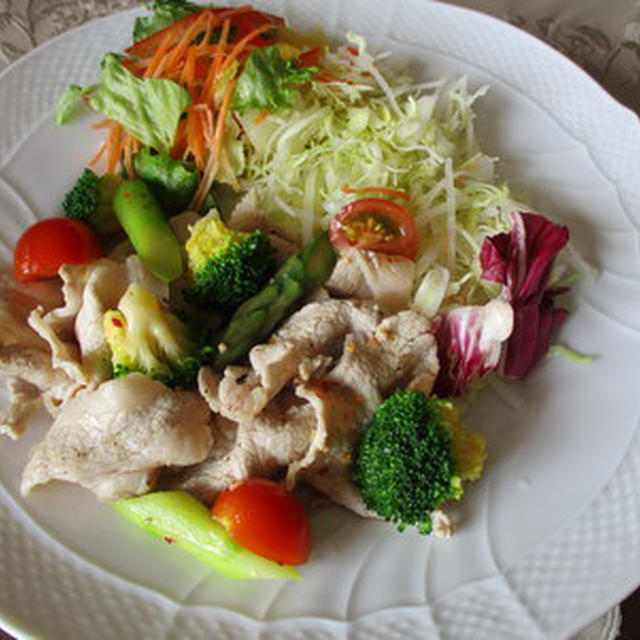 豚肉とカラフル野菜のアーリオオーリオ★★★