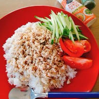 ナンプラー鶏そぼろ丼♪塩麴食パン♪