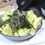 焼きレタスと韓国海苔のサラダ