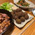 【羊名人で仔羊赤身肉ステーキとファラフェル（ひよこ豆のコロッケ）おうちで地中海料理】