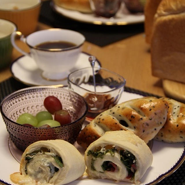 さつまいもパンとルル ドゥ レギューム。