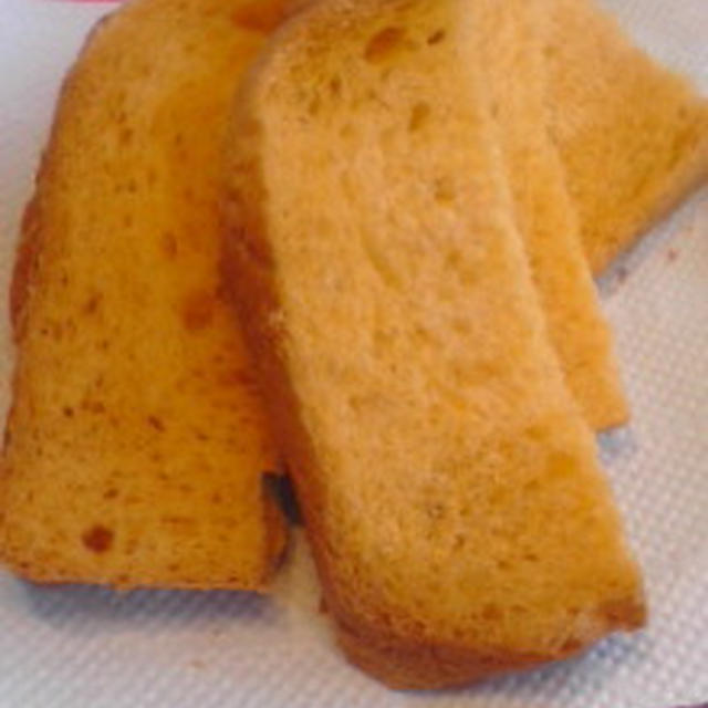 パン:ケチャップとフライドオニオンのパン