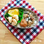 今日のお弁当・炊き込み鶏ご飯・海老とブロッコリーの炒め・