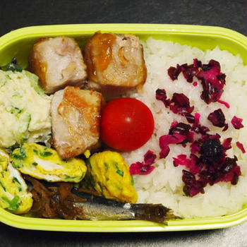 9月2日☆今日のお弁当は、肉巻き厚揚げの甘酢あん弁当