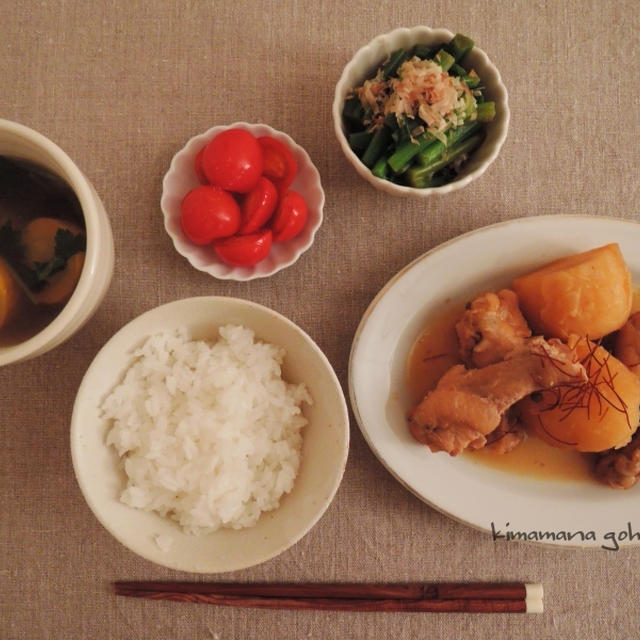 鶏肉とジャガイモの山椒煮と多肉植物。